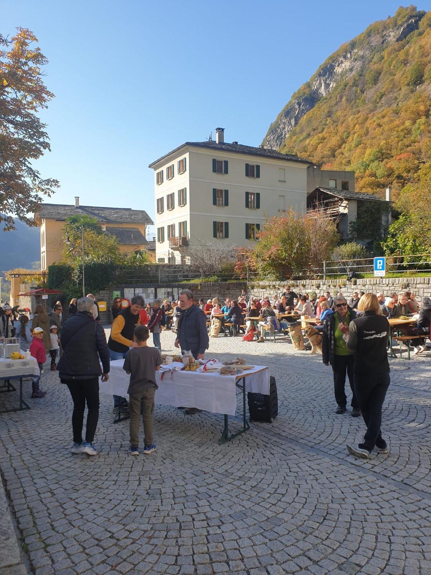 Casa Pool Tra St Moritz E Il Lago Di Como Castasegna Buitenkant foto